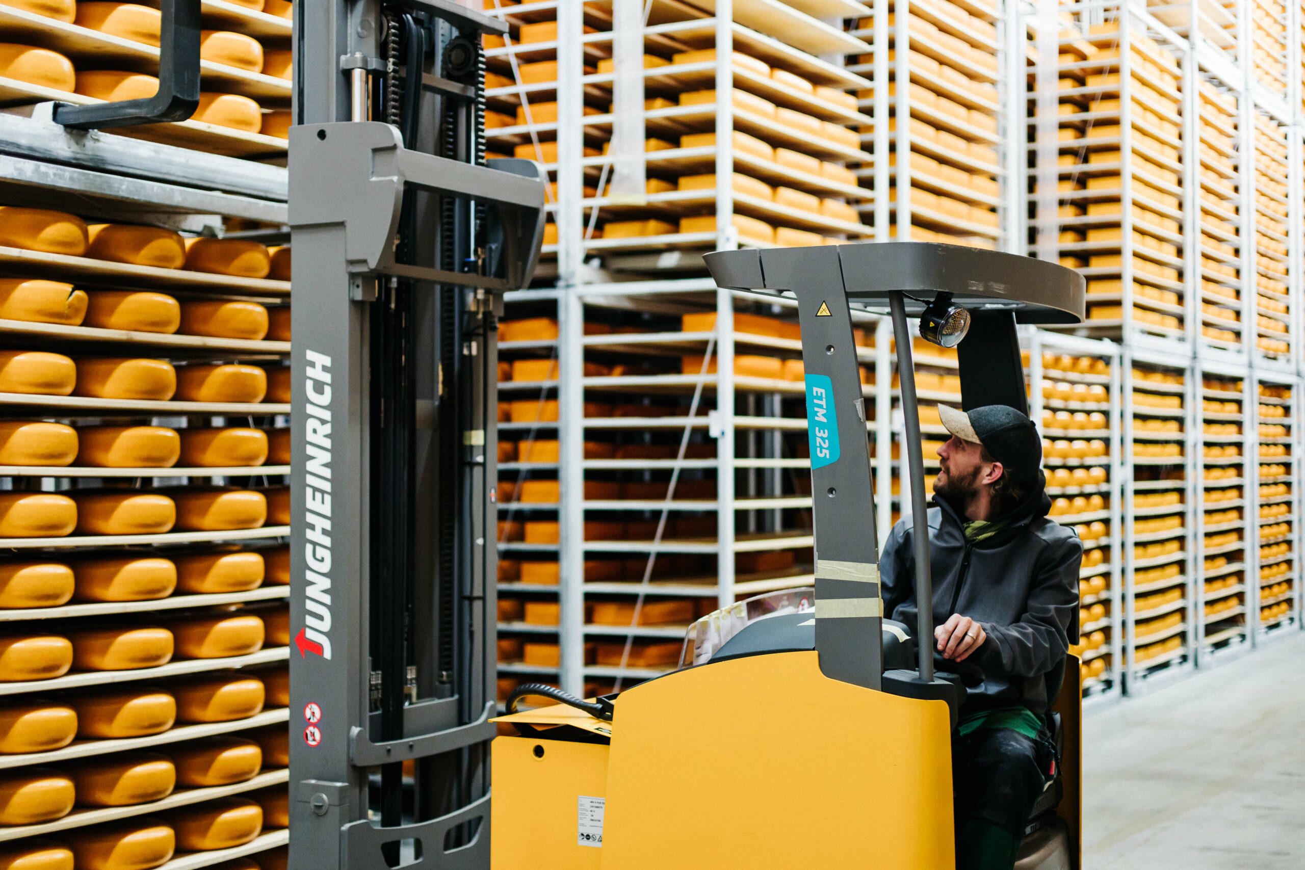 Werken met je handen in de logistiek.
